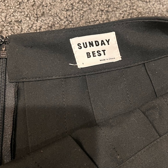 Mini Pleated Skirt - Picture 3 of 3